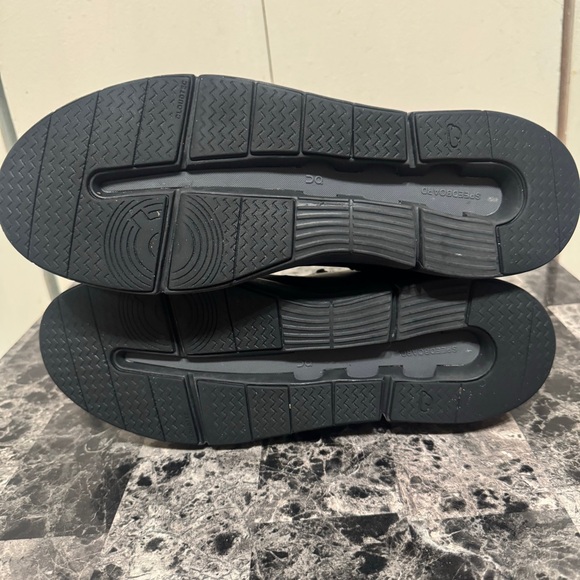 ON The Roger Advantage Mens Size 9 Shoes All Black Casual Tennis Sneakers EUC - Picture 8 of 14